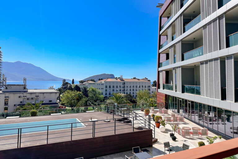 Commercial premises for sale in the center of Budva
