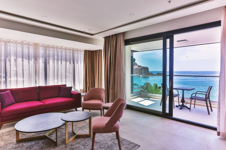 3-bedroom waterfront apartment with panoramic sea view in Rafailovici