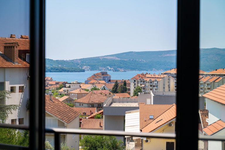 Dvosoban stan u novoj zgradi u blizini centra Tivta