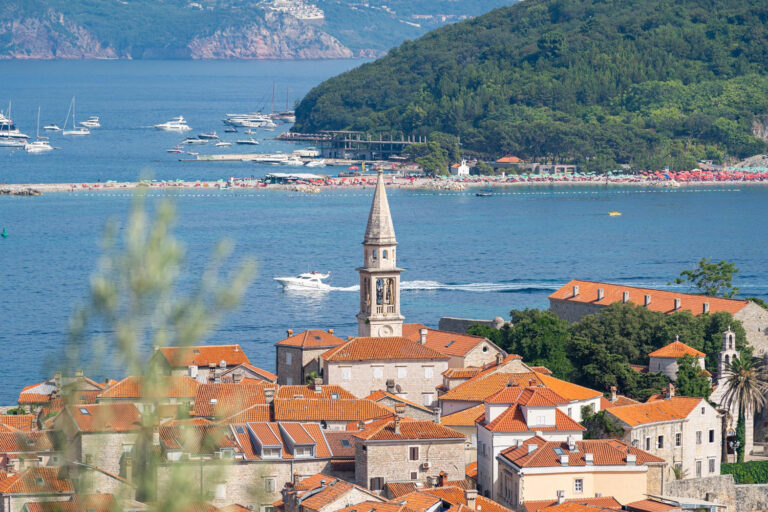 Luxurious 3-bedroom penthouse with panoramic seaview in Budva