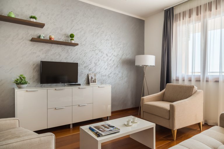 Furnished two-bedroom apartment in a residential complex with a pool in Bečići