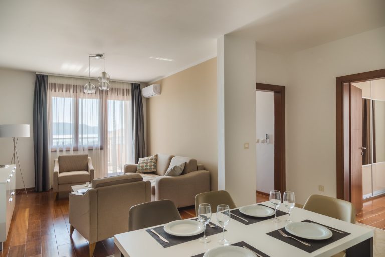 Furnished two-bedroom apartment in a residential complex with a pool in Bečići