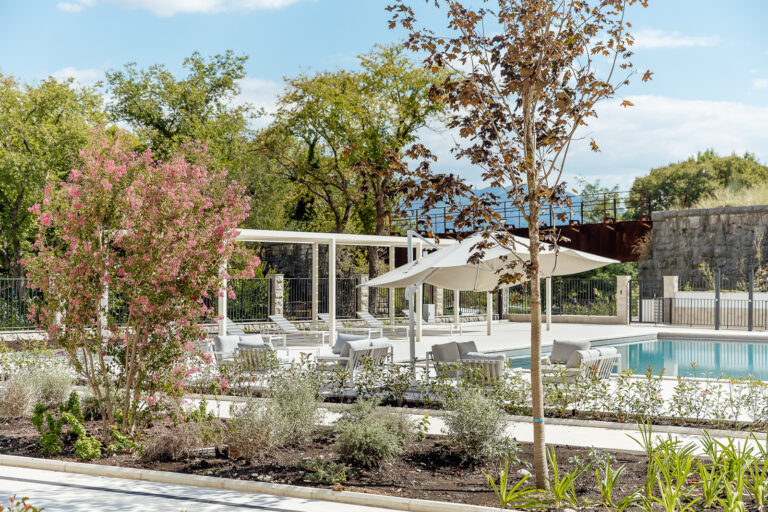 New residential complex with pool near the beach in Igalo