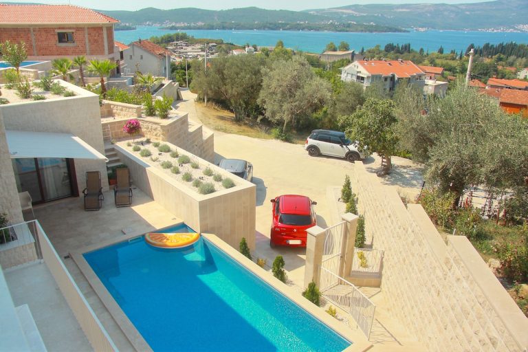 Kompleks vila u pešačkoj udaljenosti od centra Tivta