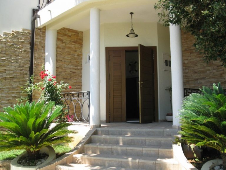Excellent villa near the sea