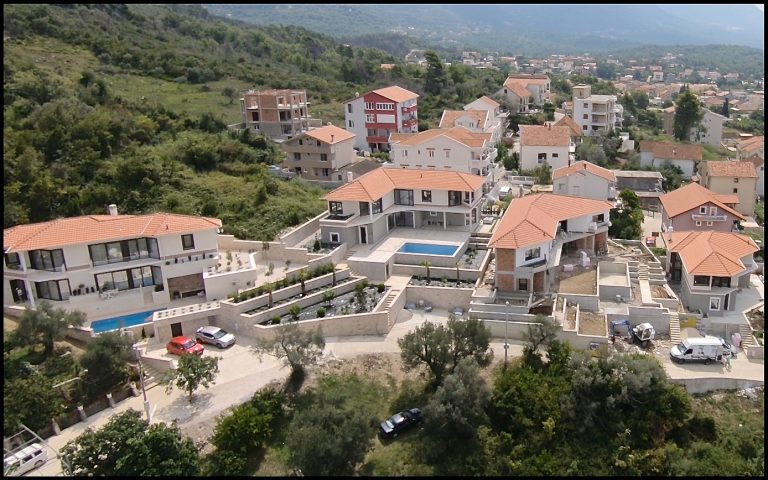Kompleks vila u pešačkoj udaljenosti od centra Tivta