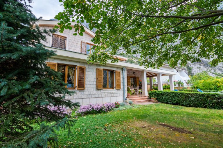 Villa with panoramic view over Kotor Bay