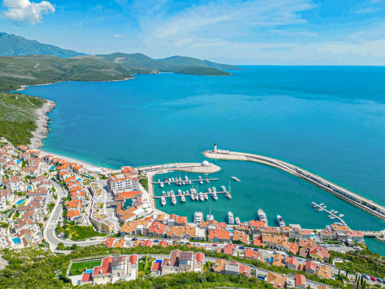 2-bedroom apartment in a new off-plan building in Centrale Lustica Bay