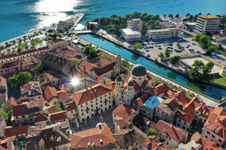 Двухуровневая квартира в историческом доме в центре старого города Котор