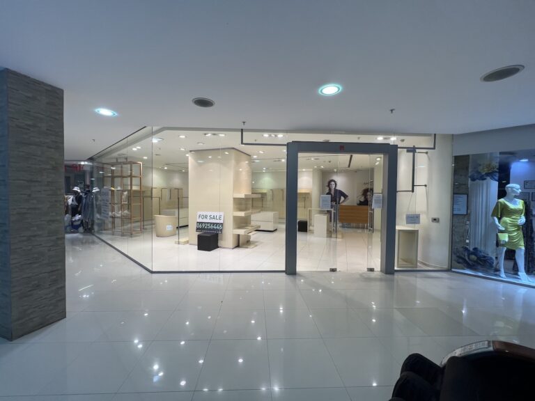 Retail space in shopping center TQ Plaza in Budva