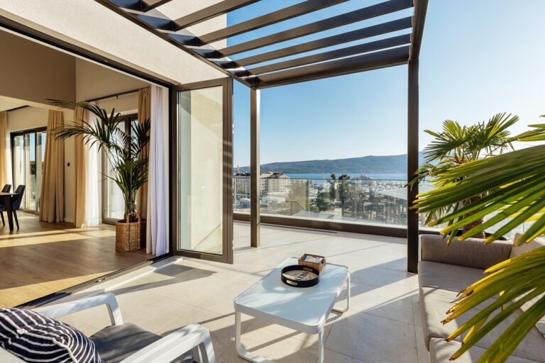Luxury penthouse with panoramic sea views in Porto-Montenegro