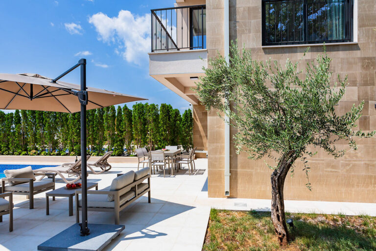 The new townhouse with pool and sea view in Budva Riviera