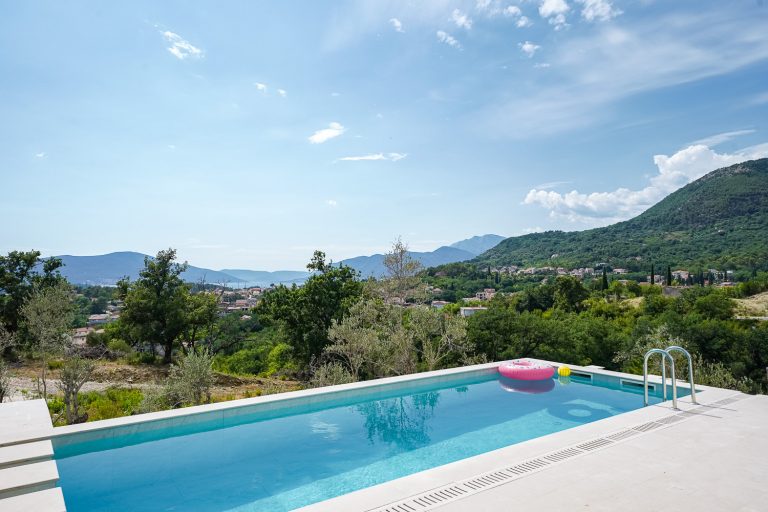 3-bedroom villa with pool and sea view near Tivat
