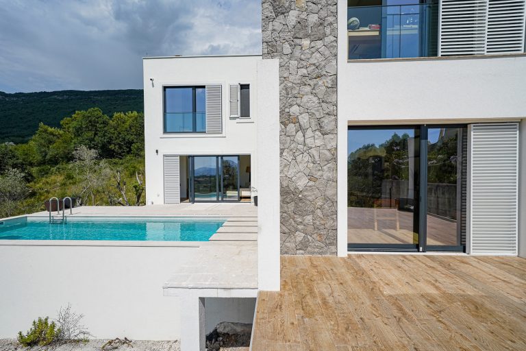 3-bedroom villa with pool and sea view near Tivat