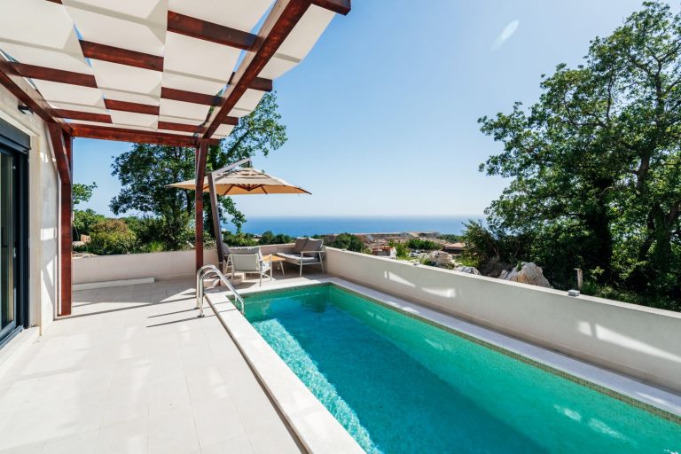 Villa on the Budva Riviera in Blizikuće