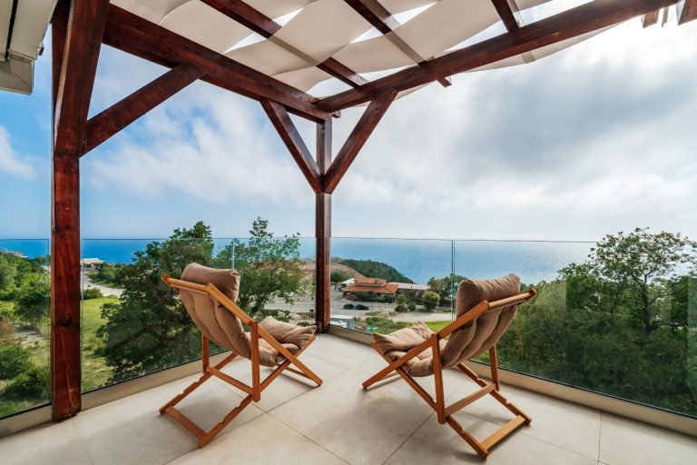 Villa on the Budva Riviera in Blizikuće
