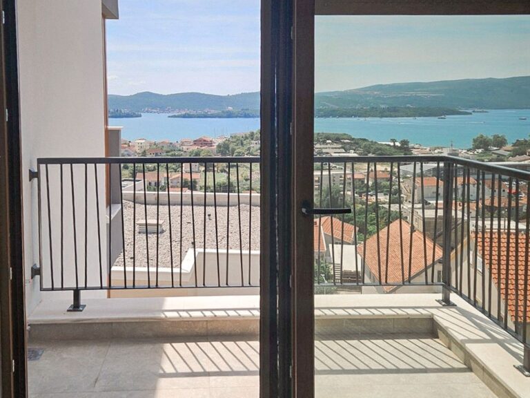 2-bedroom apartment in a new complex with swimming pool in Tivat