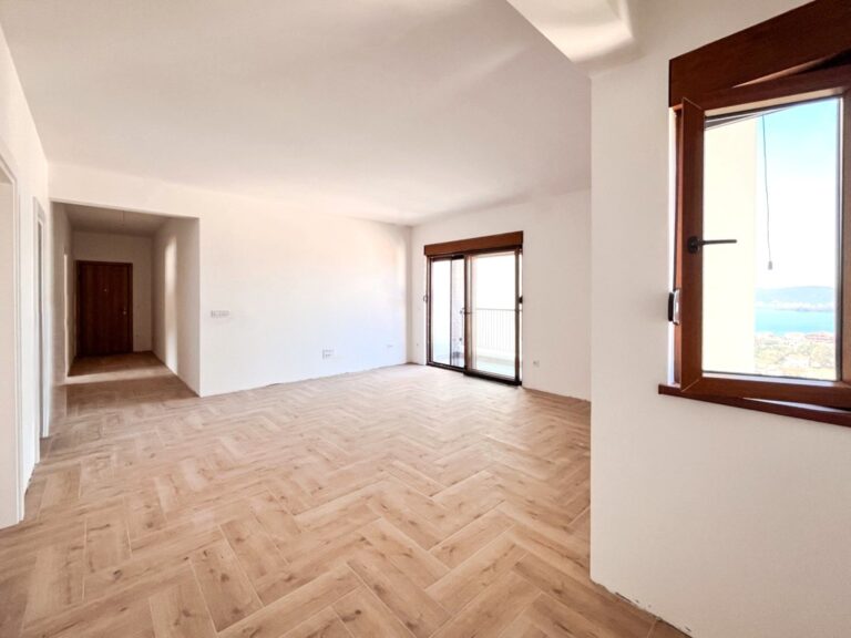 2-bedroom apartment in a new complex with swimming pool in Tivat