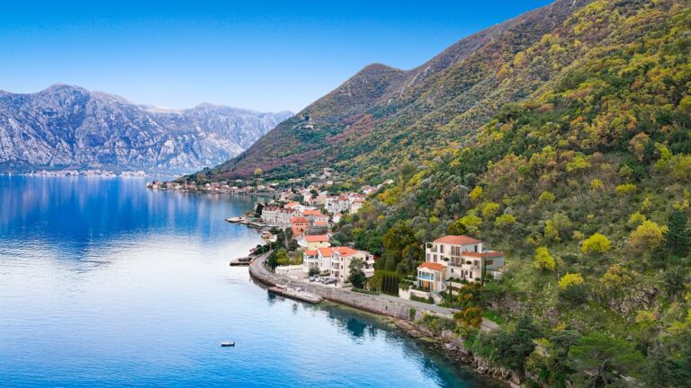 Exclusive 5-bedroom villa on the waterfront of Kotor Bay