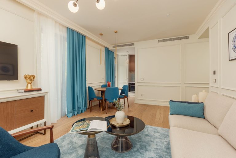Апартаменты с 2 спальнями и двориком в MÖVENPICK RESIDENCES на 1 линии