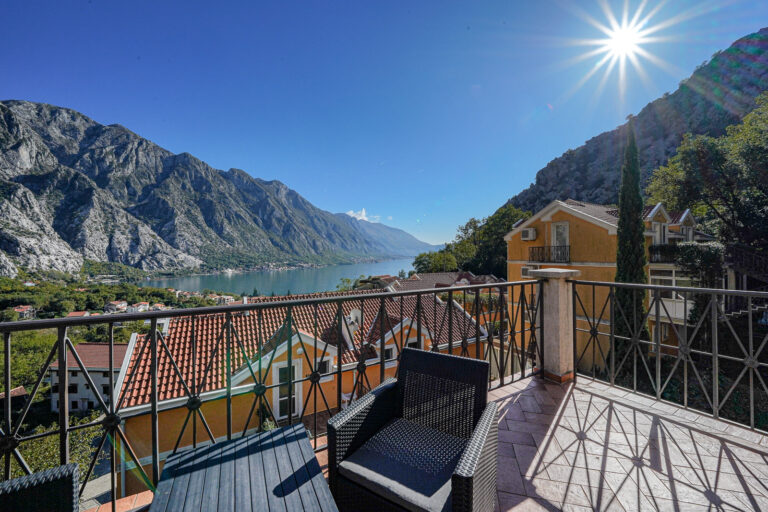 Furnished 1-bedroom apartment with panoramic views in residential complex with pool in Orahovac