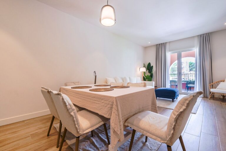 Luxurious 1-Bedroom Apartment with Terrace in the Prestigious Centrale District in Luštica Bay
