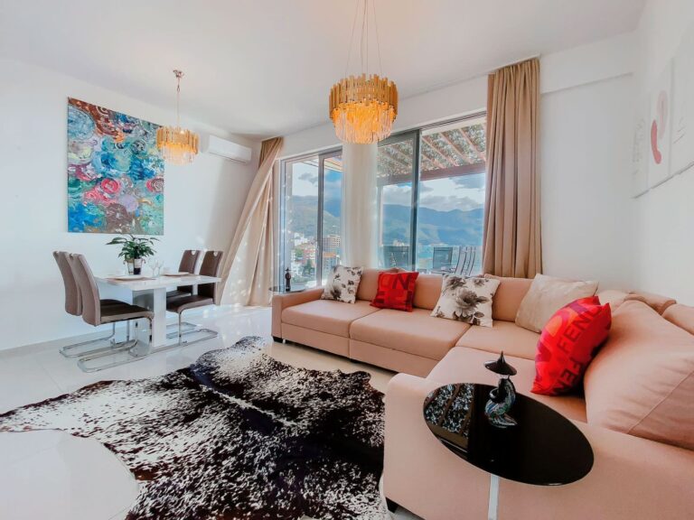 2-Bedroom Apartment with Panoramic Terrace in Bečići