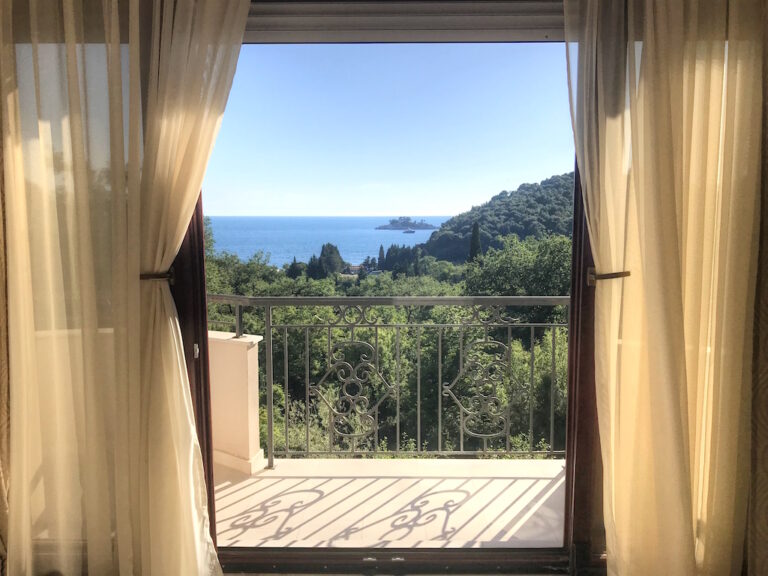 Sea-view two-bedroom apartment above Lučice Beach in Petrovac