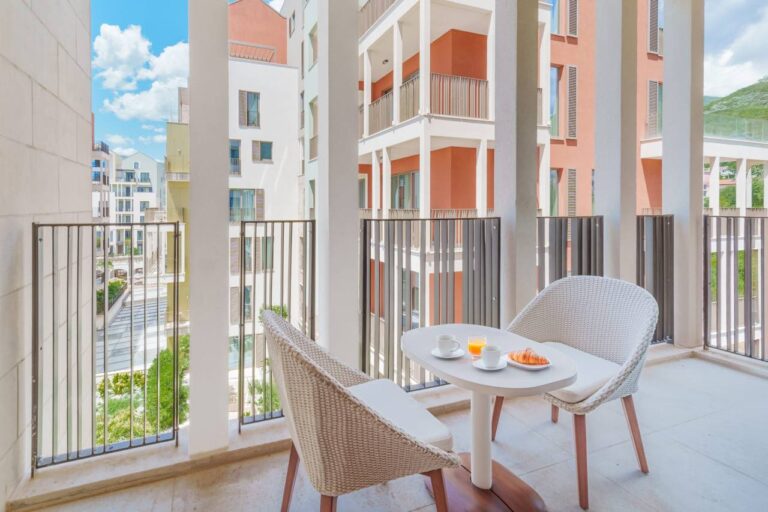 One-bedroom apartment in Boka-Place Porto-Montenegro