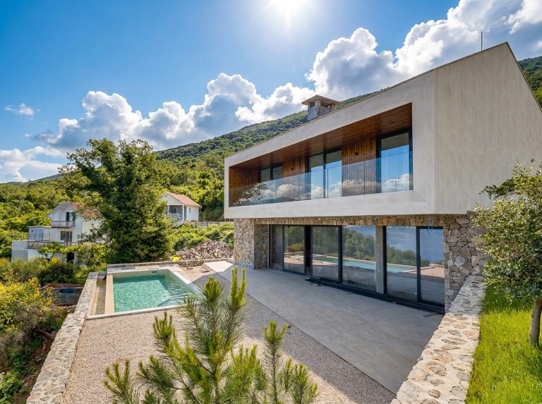 Modern villa with a pool on the Luštica Peninsula