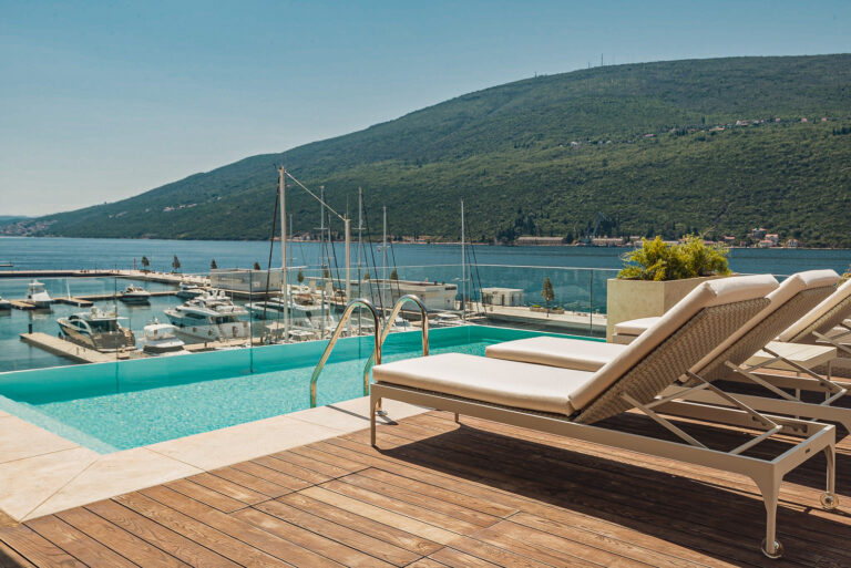Portonovi — 3-bedroom sky villa with private pool Marina Residences