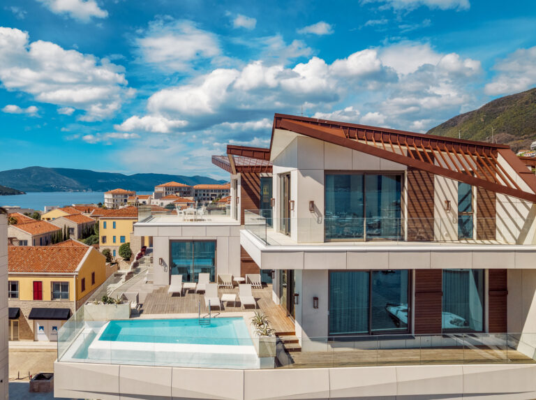 Portonovi — 3-bedroom sky villa with private pool Marina Residences