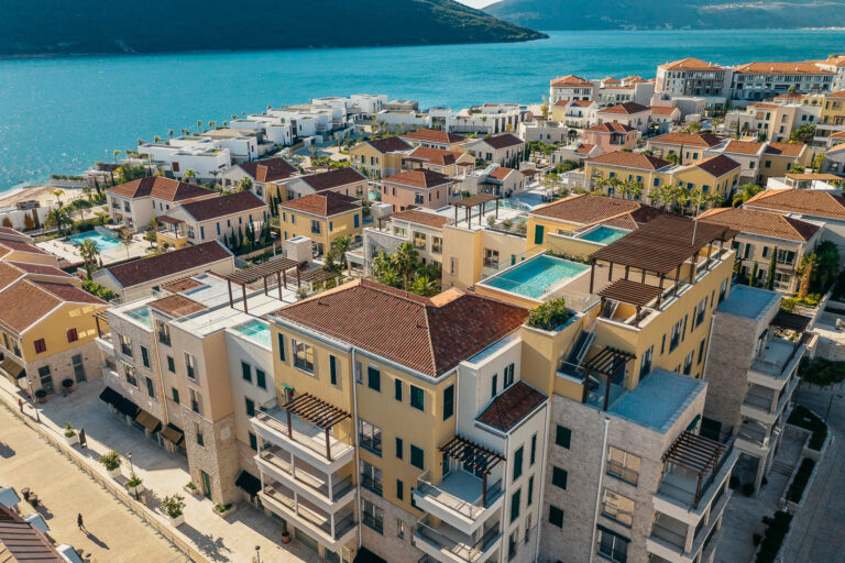 Luxury 2-bedroom sea view apartment in Portonovi