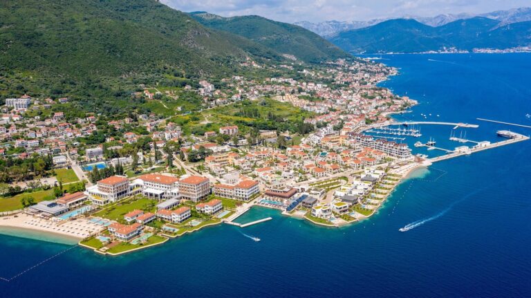 3-bedroom apartment on the waterfront in luxury residential complex Portonovi