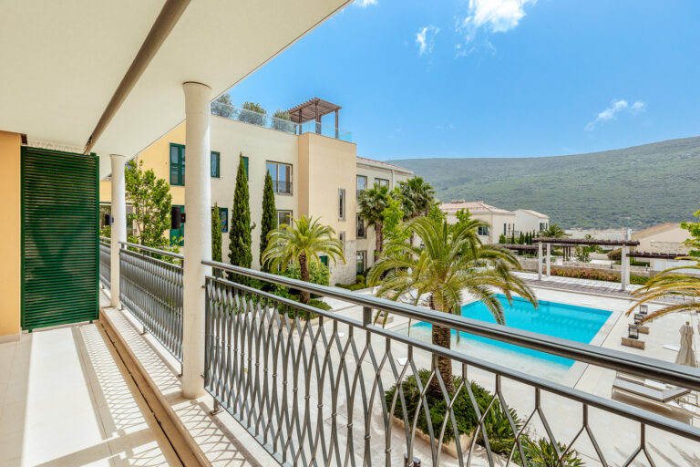 Luxury two-bedroom apartment in Portonovi