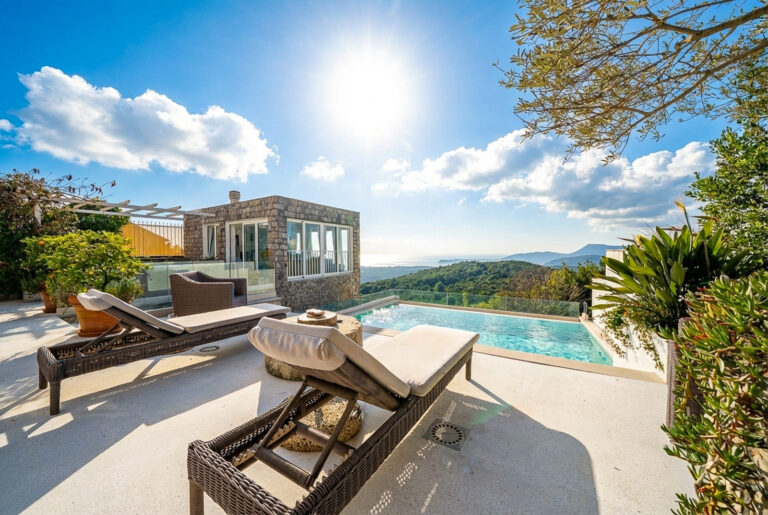Villa in English style with a pool in Luštica