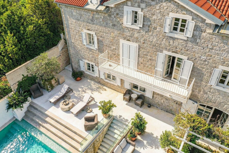 Villa in English style with a pool in Luštica
