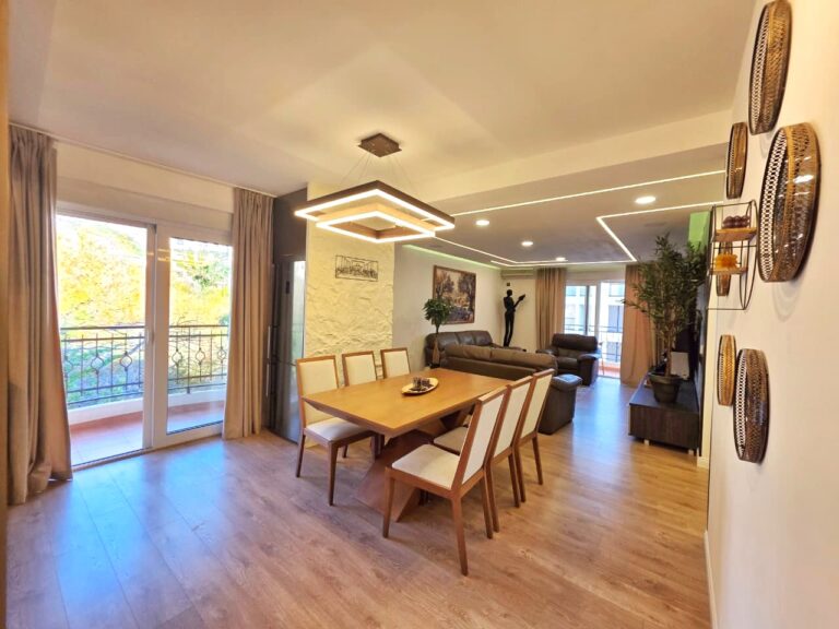 Квартира с тремя спальнями в 300 м от моря в Рафаиловичи