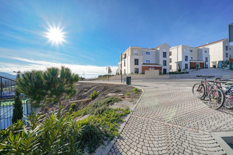 Апартаменты с 2 спальнями и видом на море в Centrale Luštica Bay