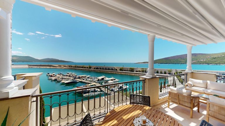 2-bedroom apartment on the first line in Luštica Bay