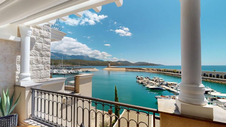 2-bedroom apartment on the first line in Luštica Bay