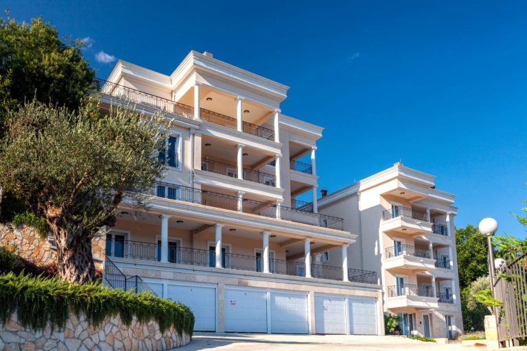 Panoramic 3-bedroom apartment in a Residential Complex