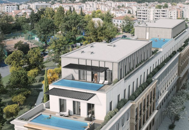 Five-bedroom penthouse in a premium complex in Tivat