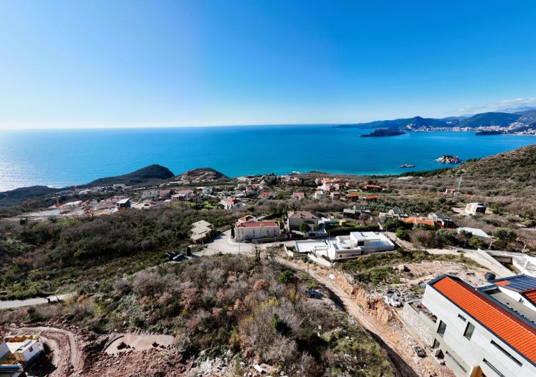 Urbanized land plot on the Budva Riviera