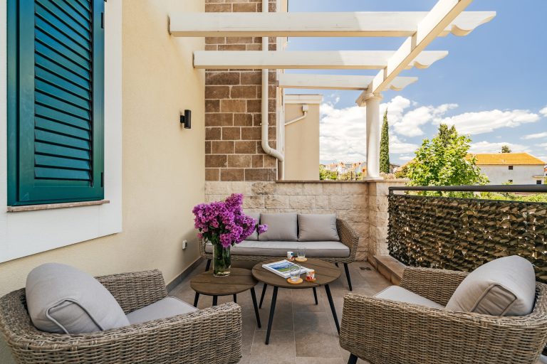 1-bedroom apartment with 2 terraces in Centrale Luštica Bay
