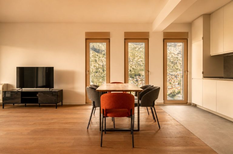 2-bedroom apartment with panoramic terraces in Kotor