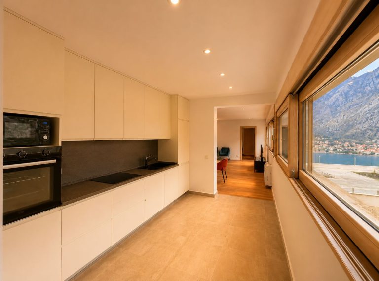 4-bedroom apartment in Kotor