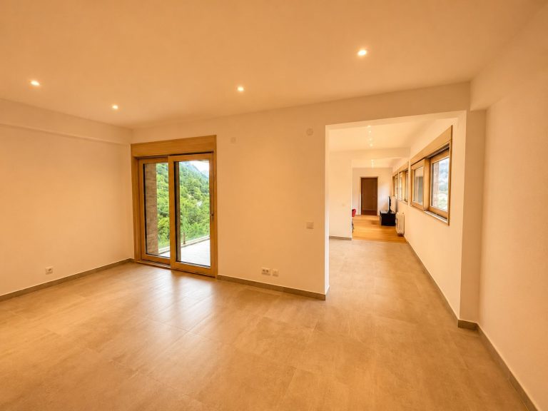 4-bedroom apartment in Kotor