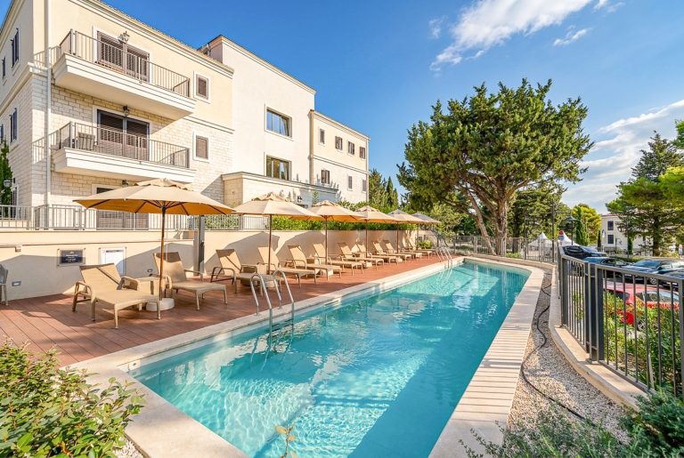 Modern 2-bedroom apartment in Centrale Luštica Bay
