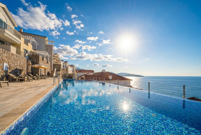 Exclusive 2-bedroom apartment in Marina Village